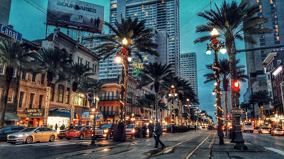 women to travel solo, new orleans canal street